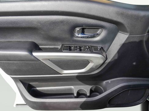 Used 2021 Nissan Titan SV w/ Accessory Utility Package image 24