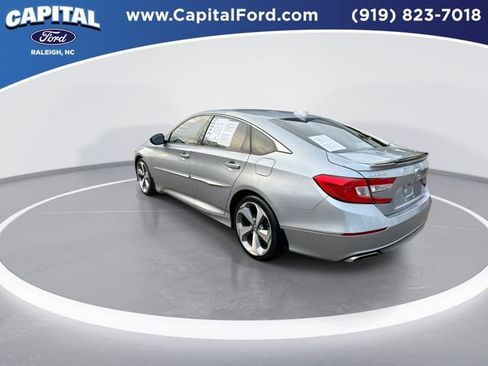 Used 2020 Honda Accord Touring image 6