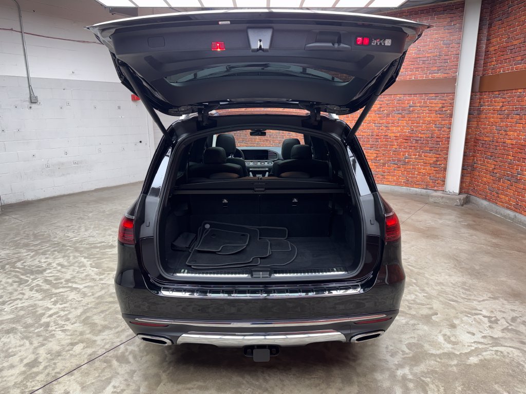 Used 2025 Mercedes-Benz GLS 450 4MATIC image 27