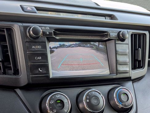 Used 2016 Toyota RAV4 LE AWD/4WD image 14