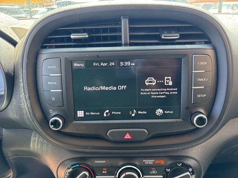 Certified 2025 Kia Soul LX FWD image 31