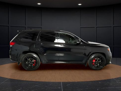 Used 2020 Jeep Grand Cherokee SRT AWD/4WD image 7