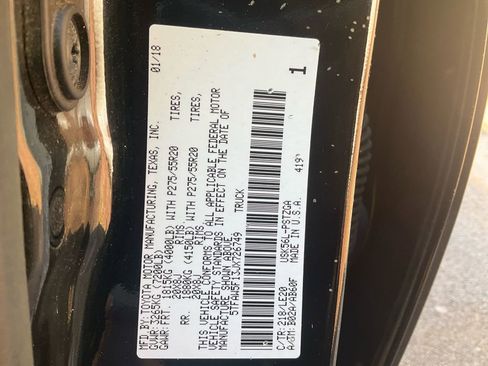 Used 2018 Toyota Tundra Platinum image 18