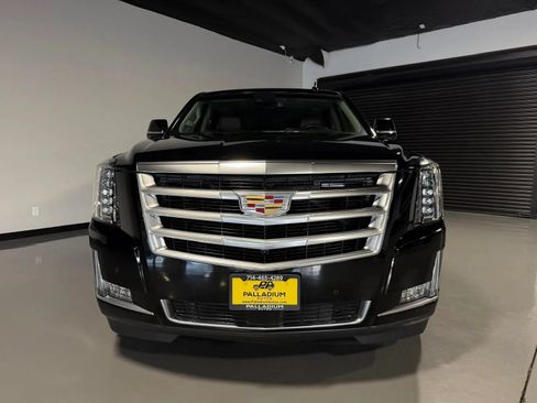 Used 2015 Cadillac Escalade ESV Premium AWD/4WD image 2