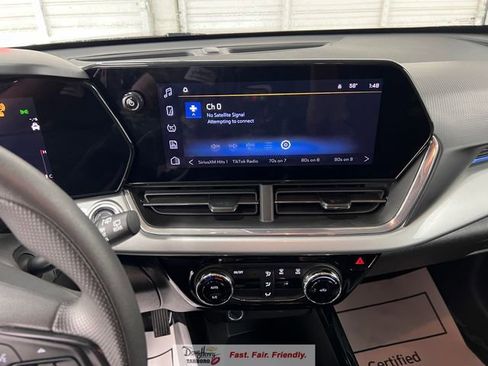 Used 2025 Chevrolet Trax LT image 38