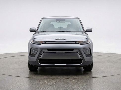 Used 2025 Kia Soul LX w/ LX Technology Package image 2