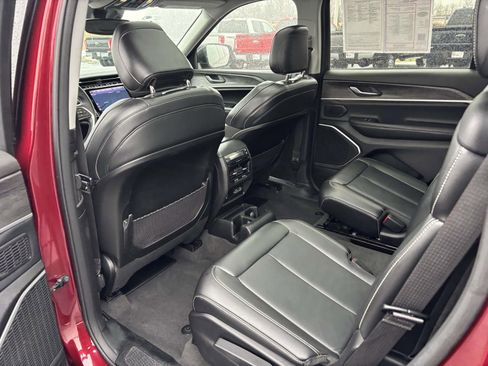 Used 2021 Jeep Grand Cherokee L Limited image 30