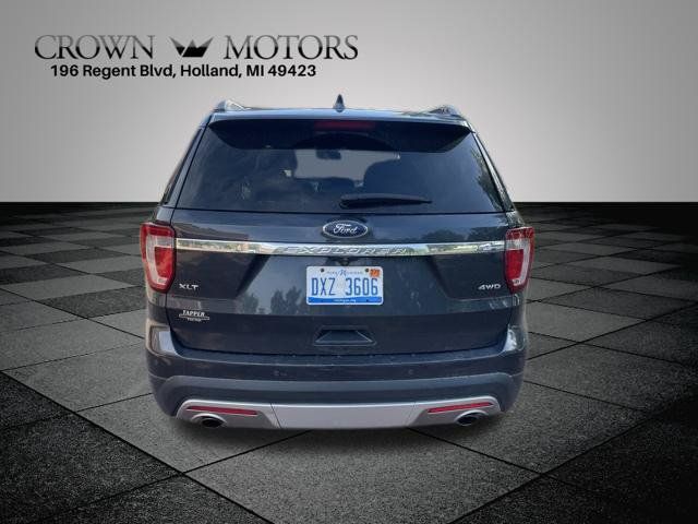 Used 2017 Ford Explorer XLT w/ Equipment Group 201A AWD/4WD image 4
