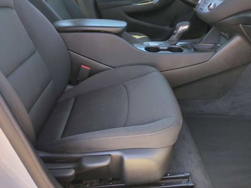 Used 2024 Chevrolet Malibu LT image 28