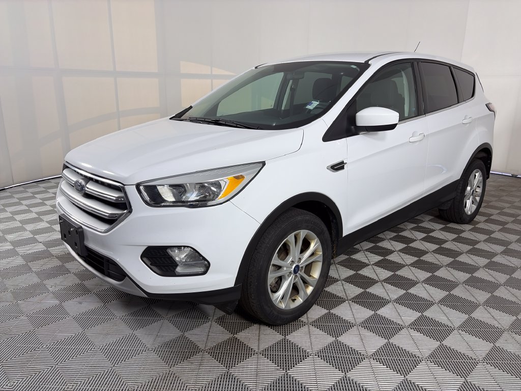 Used 2017 Ford Escape SE AWD/4WD image 3