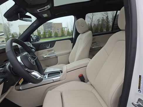 New 2026 Mercedes-Benz GLB 250 4MATIC image 24