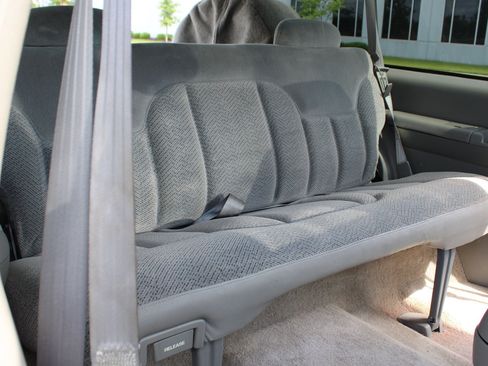 Used 1997 GMC Yukon 4WD 2-Door w/ Marketing Opt Pkg 2 image 16
