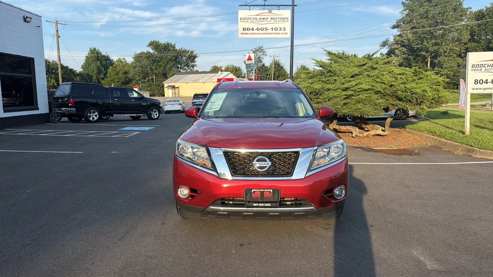 Used 2014 Nissan Pathfinder SL w/ SL Tech Package AWD/4WD image 2