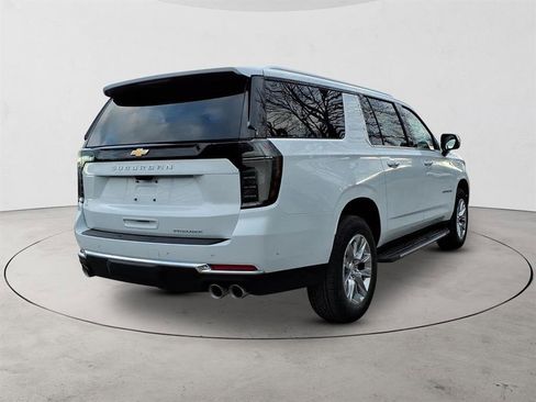 New 2026 Chevrolet Suburban Premier image 5