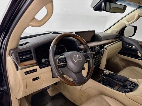 Used 2016 Lexus LX 570 4WD w/ Luxury Package image 10