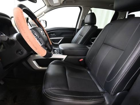 Used 2021 Nissan Titan SL AWD/4WD image 8