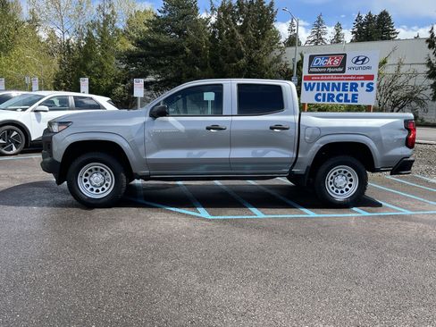 Used 2023 Chevrolet Colorado W/T RWD image 2