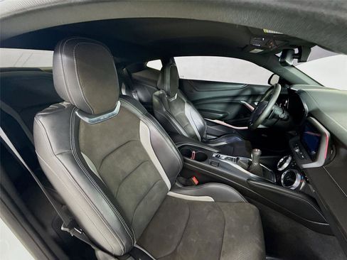 Used 2019 Chevrolet Camaro SS image 24