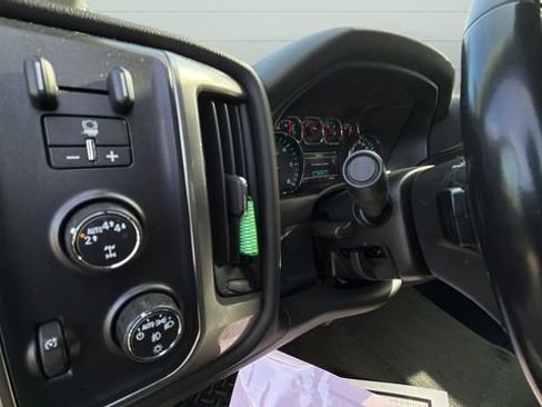 Used 2018 Chevrolet Silverado 1500 LT w/ All Star Edition image 22