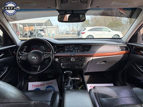 Used 2017 Kia Cadenza Premium w/ Luxury Package image 20