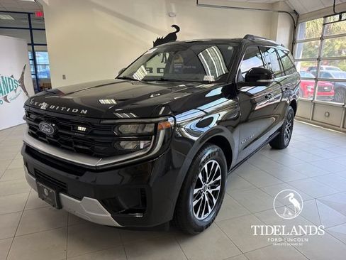 Certified 2025 Ford Expedition Platinum AWD/4WD image 4