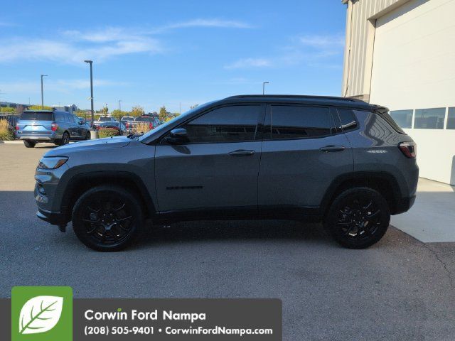 Used 2023 Jeep Compass Latitude w/ Convenience Group AWD/4WD image 6