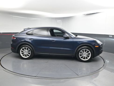 Certified 2024 Porsche Cayenne Coupe image 27