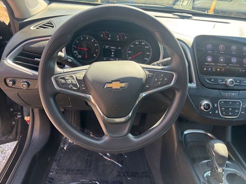 Used 2024 Chevrolet Malibu LT image 30
