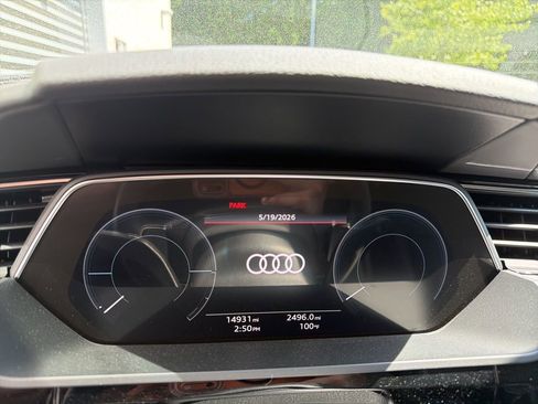 Used 2024 Audi Q8 e-tron Prestige w/ Prestige Package AWD/4WD image 2