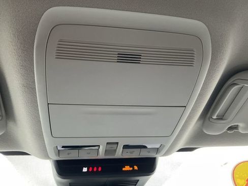 Used 2024 MAZDA CX-30 AWD 2.5 S w/ Preferred Package image 16