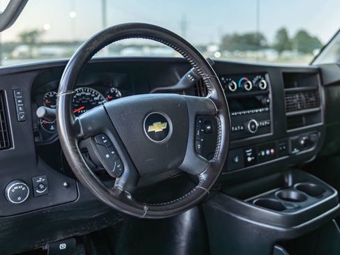 Used 2021 Chevrolet Express 3500 w/ Driver Convenience Package image 7