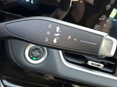 Used 2025 Chevrolet Equinox LT w/ Safety and Technology Package FWD image 12