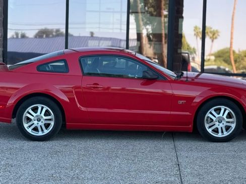 Used 2005 Ford Mustang GT Premium RWD image 14