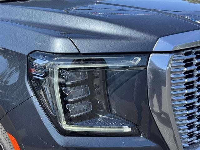 Used 2021 GMC Yukon XL Denali w/ Denali Ultimate Package AWD/4WD image 28