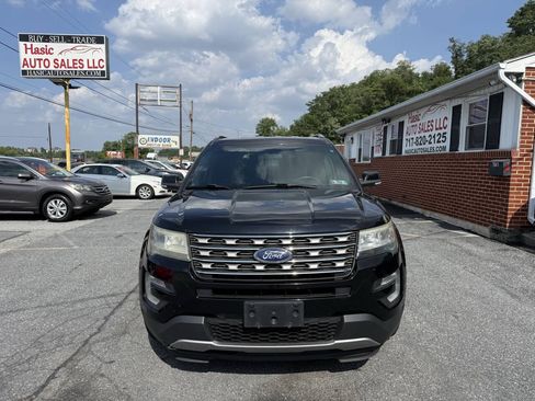 Used 2017 Ford Explorer XLT AWD/4WD image 2
