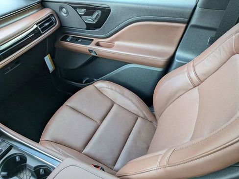 Used 2025 Lincoln Aviator Reserve w/ Illumination Package image 17