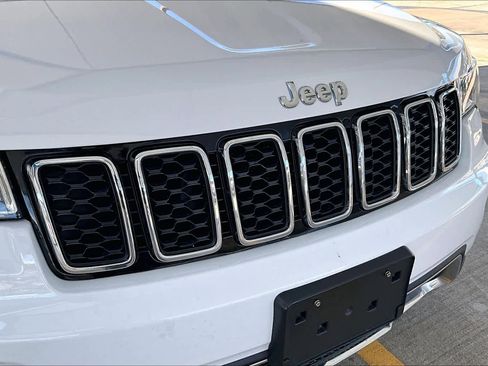 Used 2018 Jeep Grand Cherokee Limited image 30