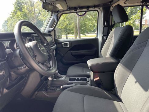 Used 2022 Jeep Wrangler Unlimited Sport AWD/4WD image 17