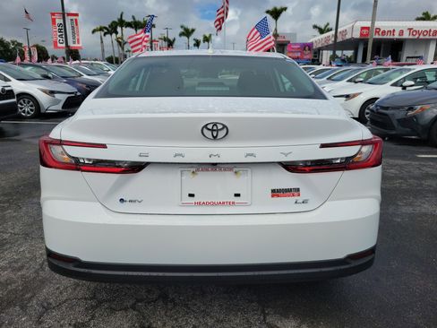 Used 2026 Toyota Camry LE w/ Convenience Package image 10