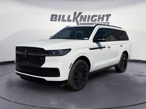 New 2025 Lincoln Navigator Reserve w/ Jet Appearance Package AWD/4WD image 1