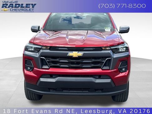 Used 2024 Chevrolet Colorado LT w/ LT Convenience Package III AWD/4WD image 9