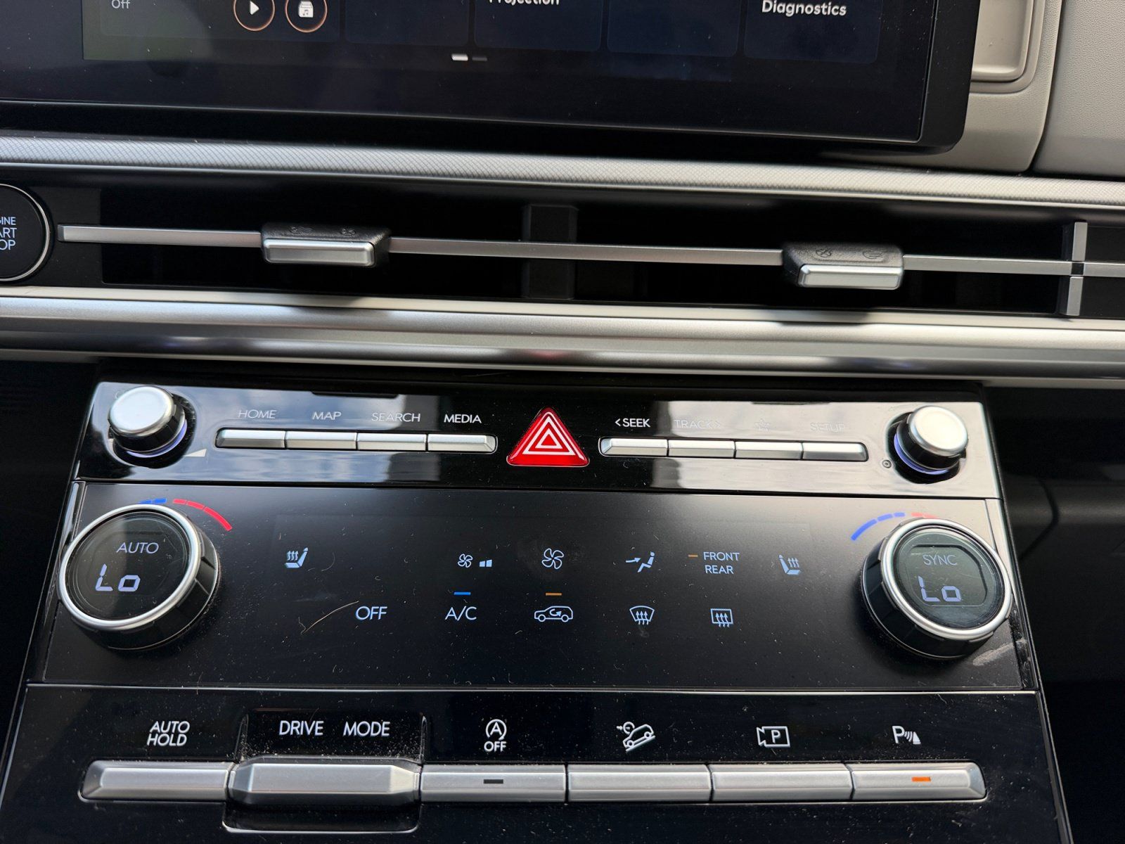 Certified 2026 Hyundai Santa Fe SEL FWD image 11