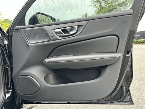 Used 2023 Volvo S60 T8 Plus image 23