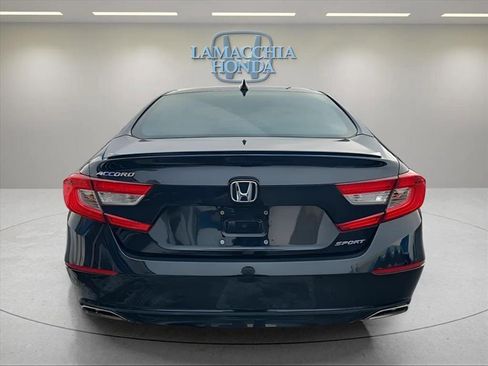Used 2018 Honda Accord Sport image 4