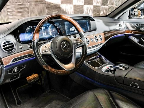 Used 2018 Mercedes-Benz S 560 4MATIC Sedan image 4