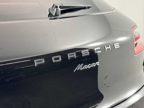 Used 2017 Porsche Macan image 32