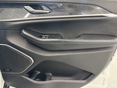 Used 2024 Jeep Grand Cherokee Trailhawk w/ Luxury Tech Group III image 29