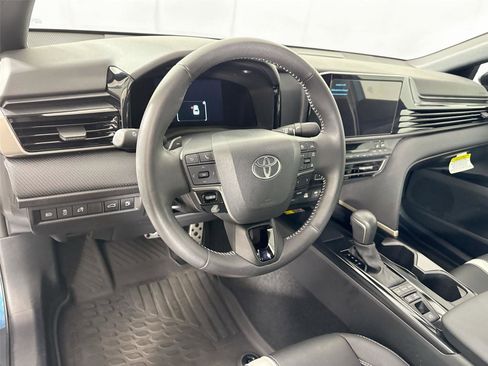 Certified 2025 Toyota Camry SE w/ Convenience Package FWD image 4