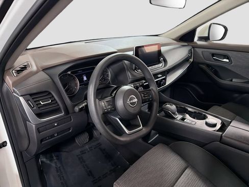 Used 2023 Nissan Rogue SV AWD/4WD image 11