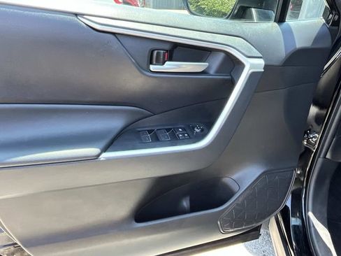 Used 2025 Toyota RAV4 XLE FWD image 29